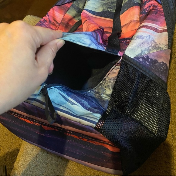 IVIVVA Lululemon Girls Multicolor Backpack - Picture 3 of 9